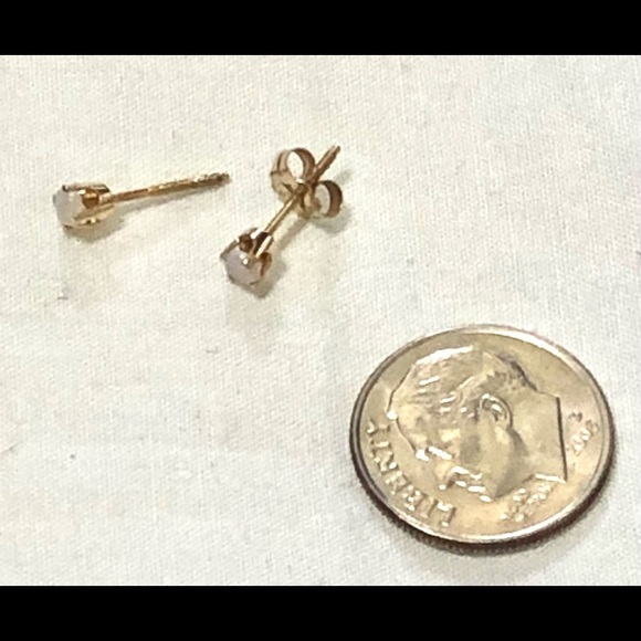 14KT GOLD & GENUINE ROUND OPAL YOUTH GIRLS  EARRINGS - Picture 4 of 15